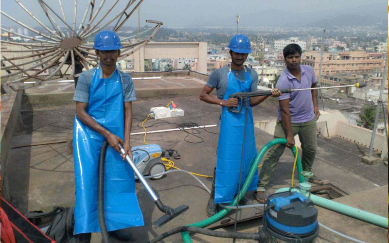 water tank cleaning